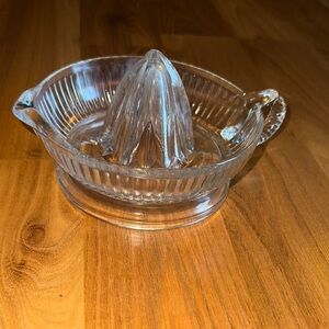 Anchor Hocking Clear Glass Citrus Juicer